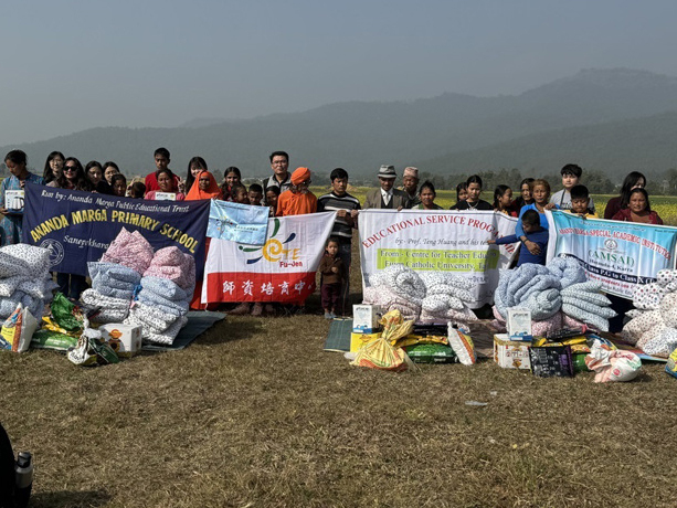 教育部推動的史懷哲計畫，首發隊伍由輔仁大學師資黃騰教授帶領，前往尼泊爾執行與服務